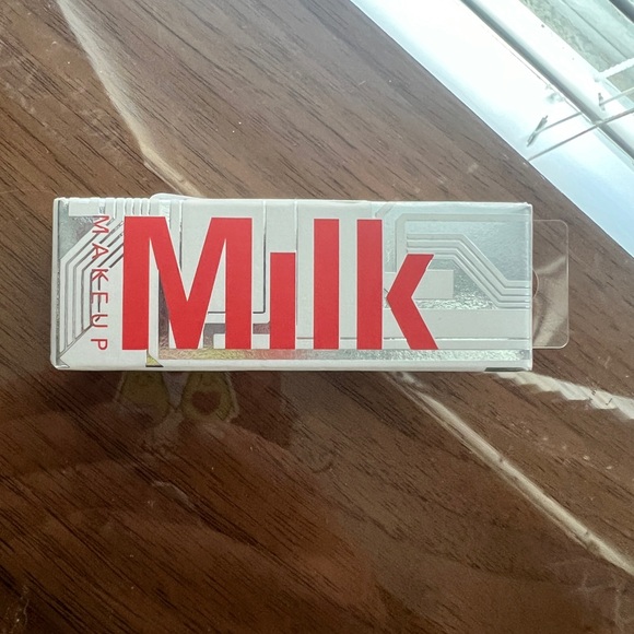 New! MILK MAKEUP Bionic Blush Shade Teleport - Picture 2 of 3